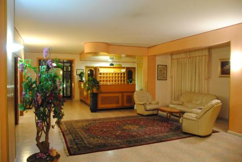 Vestabils, Hotel Ristorante la Siesta in Pietrapaola