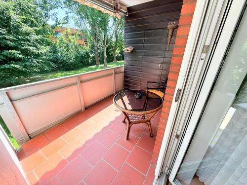 陽台/露台, Altmodische 3 Zimmer Wohnung in 萊茵河畔林茨蒙海姆