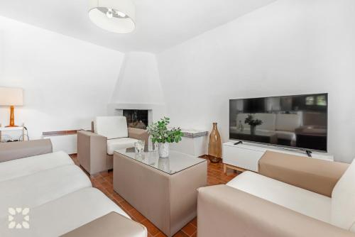 Villa Fumepacoon by Abahana Villas in Benissa