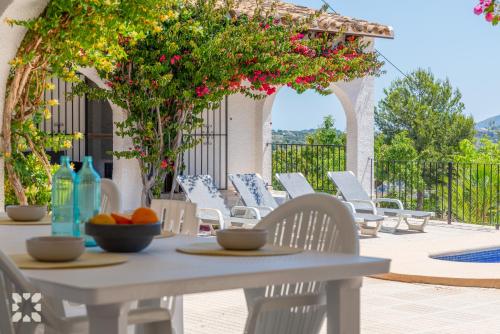 Villa Fumepacoon by Abahana Villas in Benissa