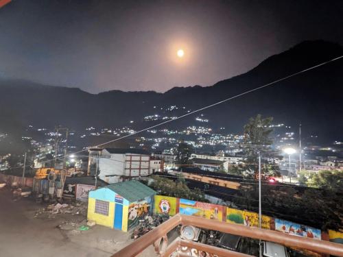 전망, Hotel KNB Heritage in 우타르카쉬