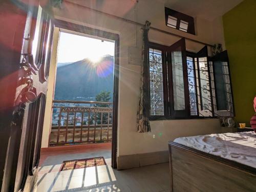 전망, Hotel KNB Heritage in 우타르카쉬