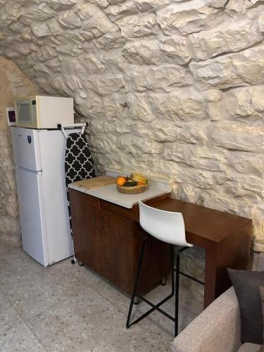 Cave de Fares in Halat