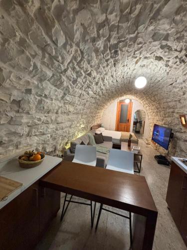 Cave de Fares in Halat