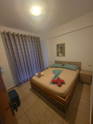 One-Bedroom Apartment image 2