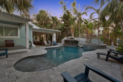 Summer House thumb 3