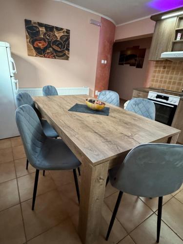 Restaurant, KK Apartment in Bačka Topola