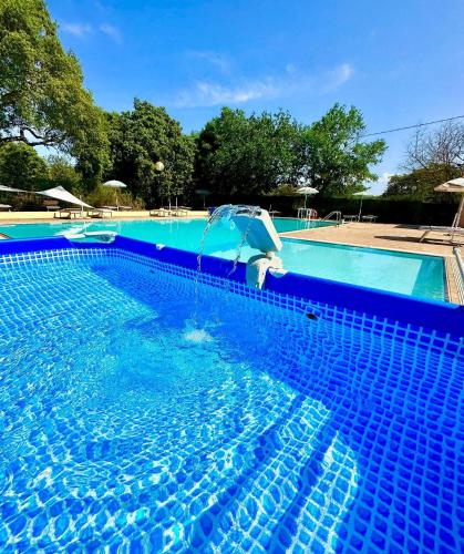 Peldbaseins, Nuraghe Ruiu Camping & Bungalow in Norbello