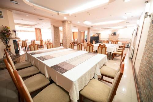 Hotel Holiday-M in Sveti Stefan