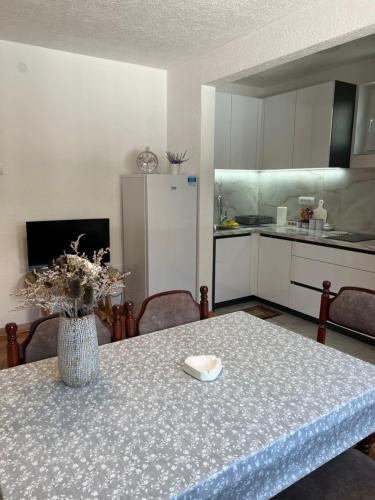 Home Nikolić (Home Nikolic) in Postenje