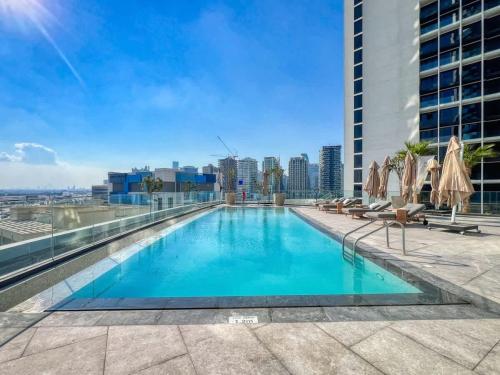Luxury 2BDR Apartment with Private Balcony Dubai 
