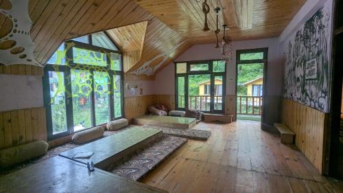 Alpine homes in มานิการัน