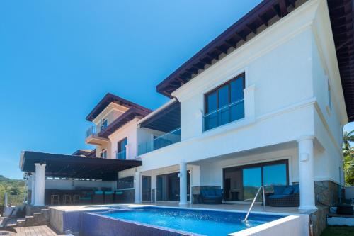 Pristine Bay 1005- Villa Loce home in Pristine Bay