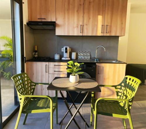 Le Midori - Private Jacuzzi in Saint Paul