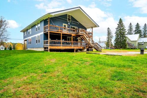 Einrichtungen, The Chalet - Spacious 7 bedroom near Sugarloaf, on Snowmobile and UTV trails, Hiking, Golf and Flags in Carrabassett Valley (ME)