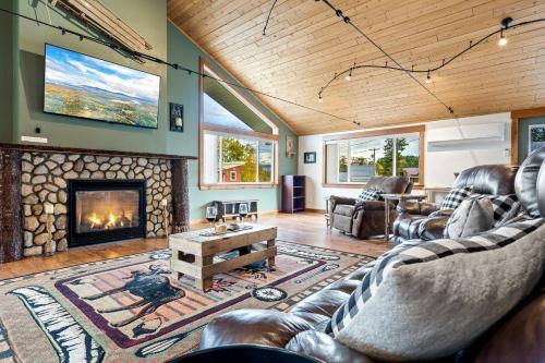 Einrichtungen, The Chalet - Spacious 7 bedroom near Sugarloaf, on Snowmobile and UTV trails, Hiking, Golf and Flags in Carrabassett Valley (ME)