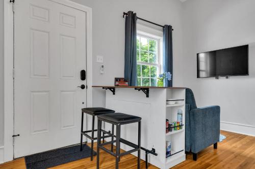 Lower Garden District Home Festival Season Stay