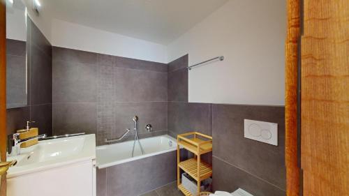 Ludains 2/9 - image 11