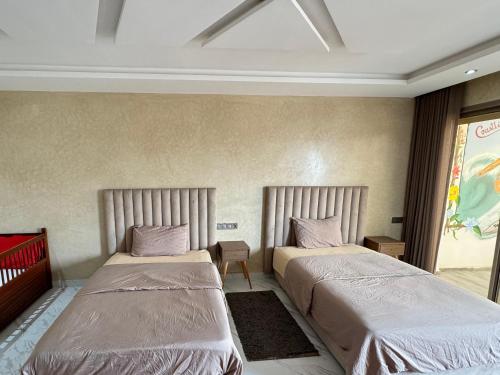 2 double beds