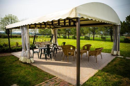 商務中心, B&B Magic in 多扎