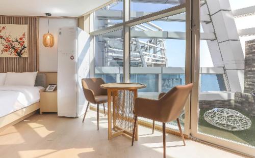 room detail thumbnail 0