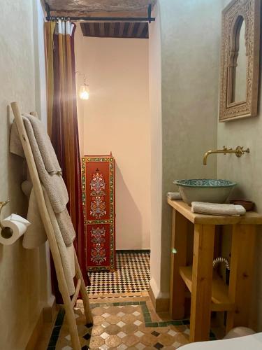 Rooms in Dar Drouj, a special 14th century house Riad, Fès (fotografie 9)