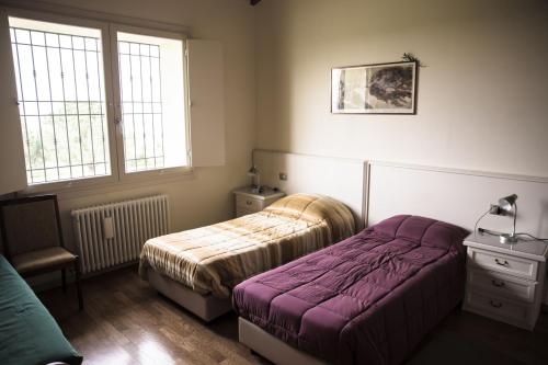 1 queen bed, 2 twin beds