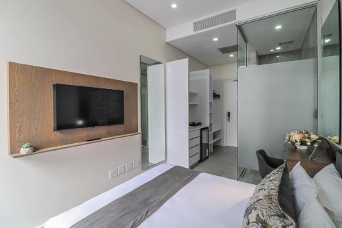 Queen Room image 10