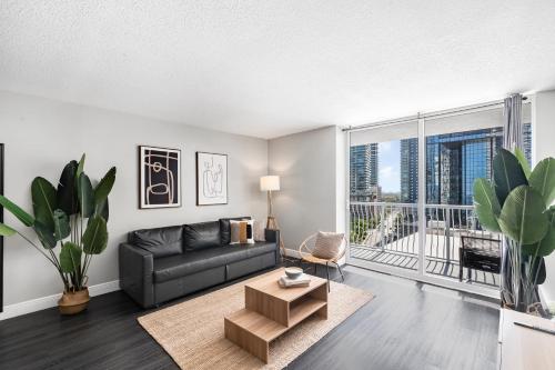 Luxurious 3BR Condo with Pool in Brickell, Miami