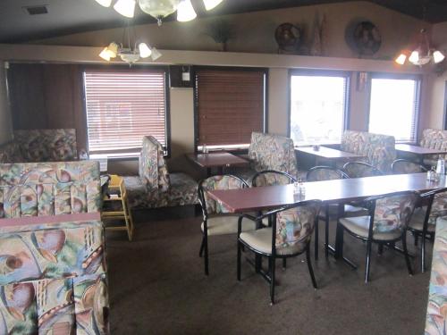Étterem, Battlefords Inn in North Battleford