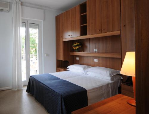 Double or Twin Room image 6