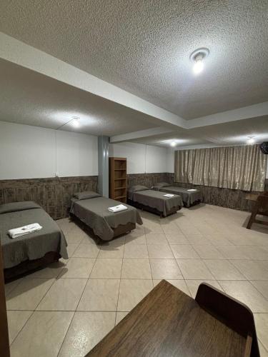 4 twin beds
