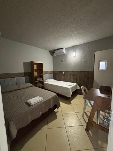 1 double bed, 1 twin bed