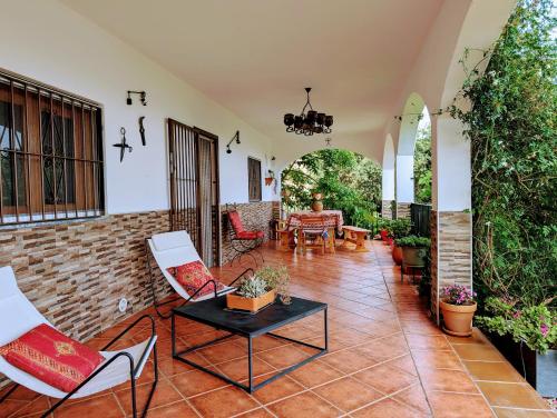 Casa rural para 4 personas, 2 dormitorios y terraza sombreada - El Cortijo Escondido Adults Only , L in Canjayar
