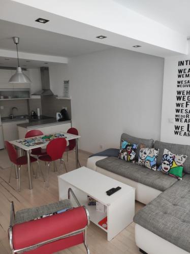 кухня, Apartman Doma in Лівно