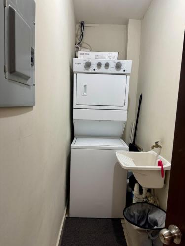 Moderno acogedor y privado en San Salvador - image 5