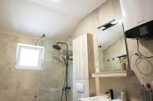 Moskov - Two-bedroom Ap with Sea View - image 2
