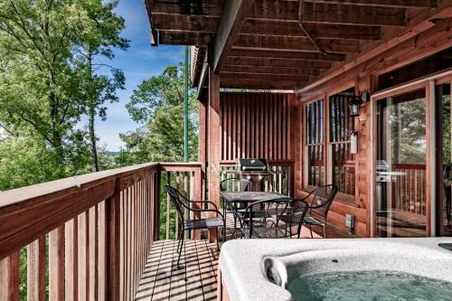 Rustic Escape Cabin w Private Hot Tub & Grill