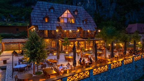 . Hotel Restaurant Alpet Theth