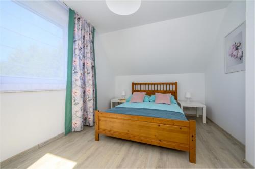 2 bedrooms, 4 beds