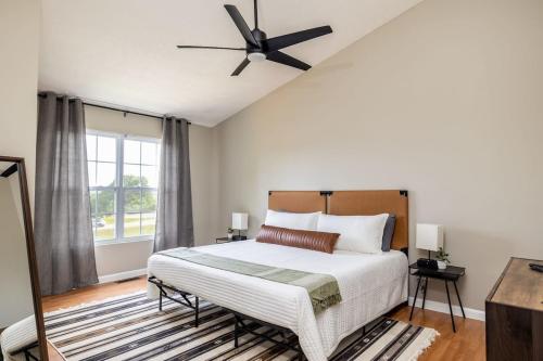Inviting Retreat W PrivateHot Tub & Arcade