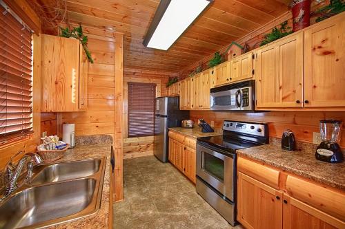 Smoky Sunrise #53 Holiday home in Sevierville, USA