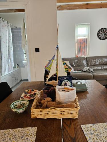 Relax by lake at Warmian-Masurian Holiday home in Žilmala