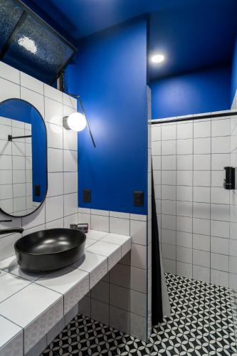 Twin Room with Private Bathroom room in Ginger Banana Hostel