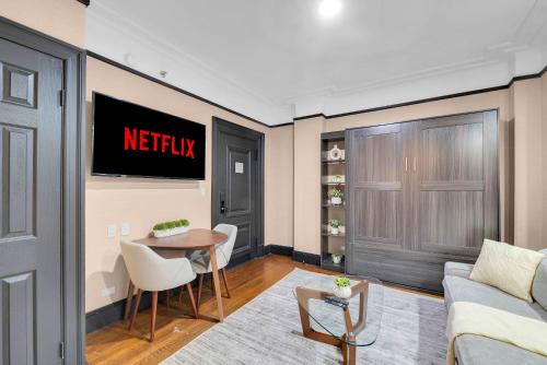 Stylish 1BR Apartment in the Heart of the City with Gym, New York (Foto 2)