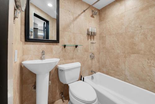 Stylish 1BR Apartment in the Heart of the City with Gym, New York (Foto 9)