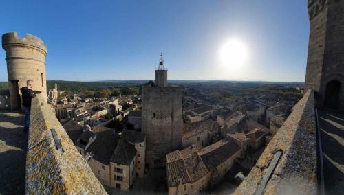 Uitzicht, A fleur de rue appartement climatisé Uzès centre (A fleur de rue appartement climatise Uzes centre) in Uzes