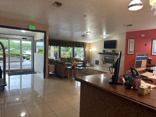 Bridgeway Inn & Suites - Portland Airport in Gresham (Oregon)