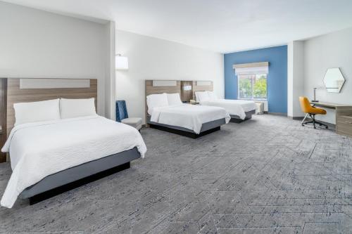 Holiday Inn Express & Suites Denver North - Thornton by IHG