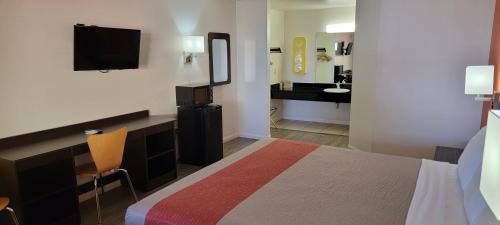 Motel 6-Santa Nella CA - Los Banos - image 14